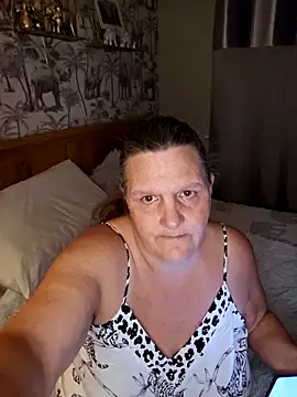 MissQueenBeex online show from October 2025 10:09:02 PM