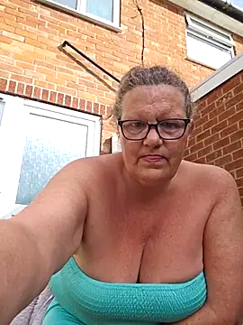 MissQueenBeex online show from June 2026 07:19:02 AM