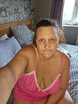 MissQueenBeex online show from January 2026 02:01:02 PM