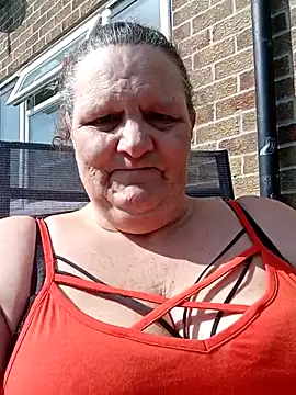 MissQueenBeex online show from April 2026 10:33:02 AM