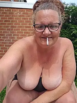 MissQueenBeex online show from May 2026 02:23:01 PM