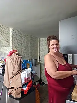 MissQueenBeex online show from November 2025 03:57:02 PM