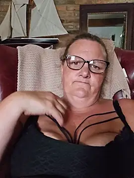 MissQueenBeex online show from July 2026 04:31:01 PM