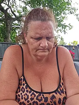 MissQueenBeex online show from July 2026 07:15:01 AM