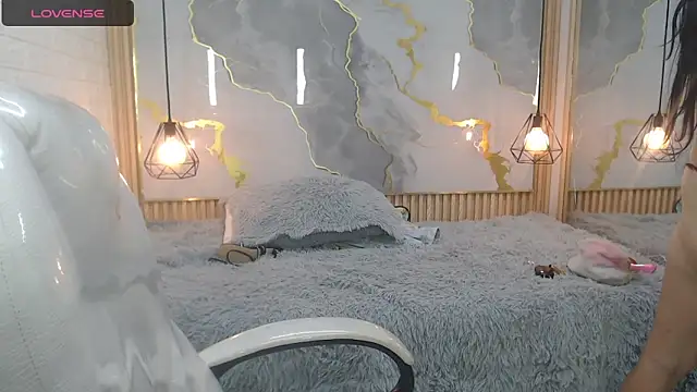 nei girl online show from September 2025 01:28:01 PM