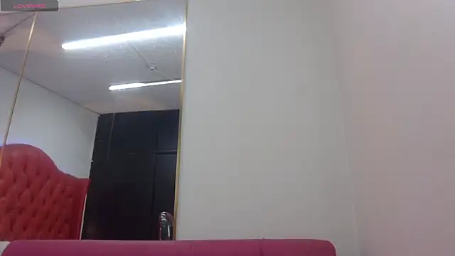 nei girl online show from April 2026 11:55:01 AM