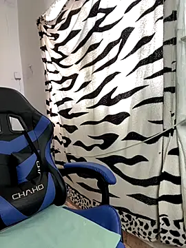 Snapshot of taimara_1 chatting on December 2025 03:55:01 PM taimara 1 online show from December 2025 03:55:01 PM