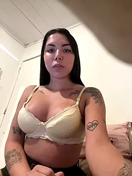 Snapshot of melanysophie chatting on November 2025 06:45:02 PM melanysophie online show from November 2025 06:45:02 PM