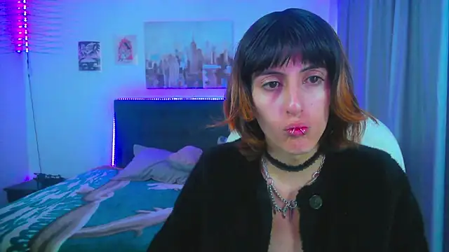 Snapshot of goth_minerva chatting on June 2026 01:33:02 PM goth minerva online show from June 2026 01:33:02 PM