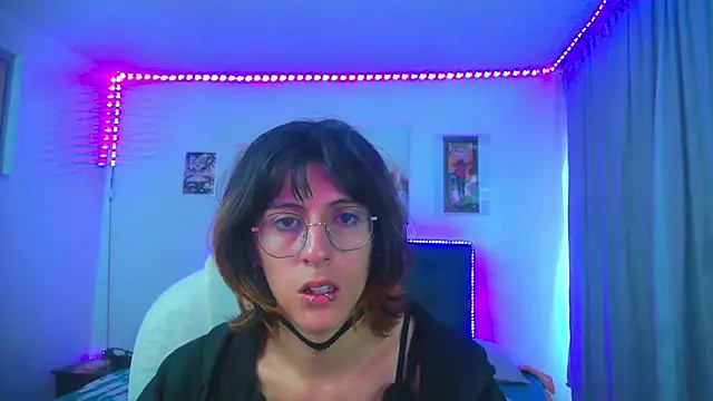 Snapshot of goth_minerva chatting on July 2026 01:34:02 PM goth minerva online show from July 2026 01:34:02 PM