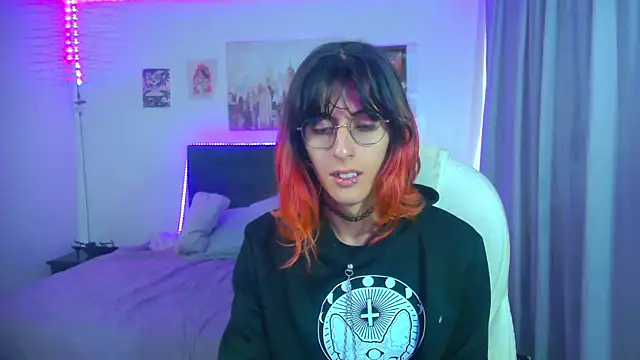 Snapshot of goth_minerva chatting on May 2026 01:37:02 PM goth minerva online show from May 2026 01:37:02 PM