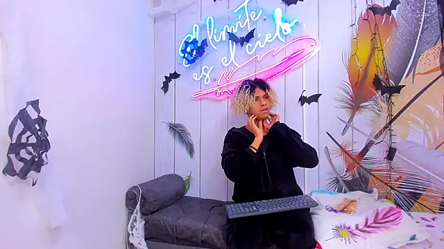 Meneaterss online show from October 2025 10:12:01 AM