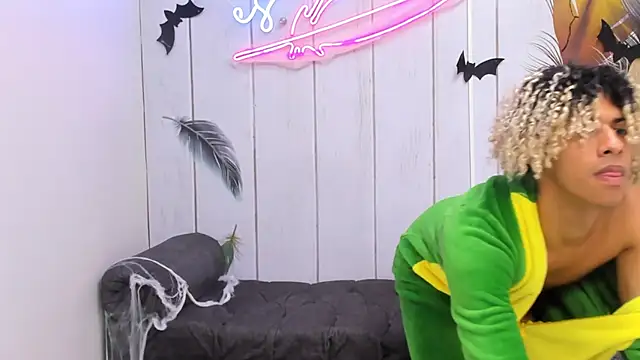 Meneaterss online show from October 2025 11:22:01 AM