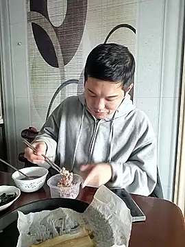 Snapshot of woonee827372 chatting on December 2025 04:58:02 AM woonee827372 online show from December 2025 04:58:02 AM