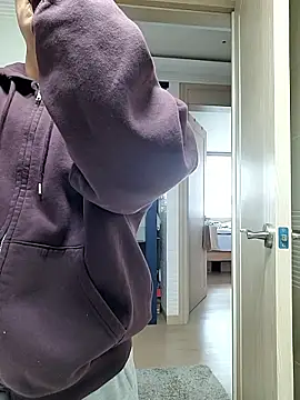 Snapshot of woonee827372 chatting on November 2025 03:07:01 AM woonee827372 online show from November 2025 03:07:01 AM