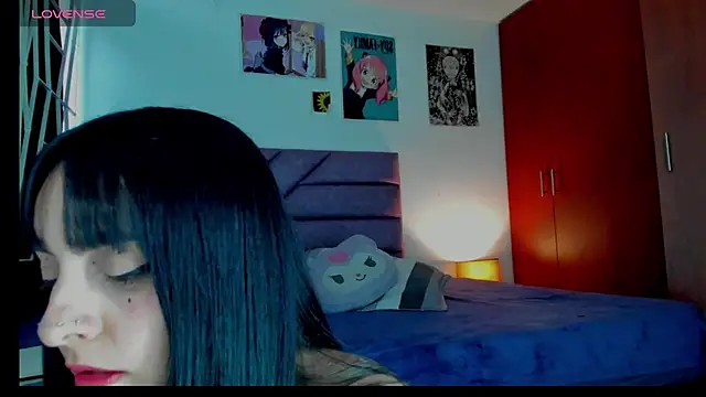 KARINNA  RAVEN online show from May 2026 09:45:01 PM