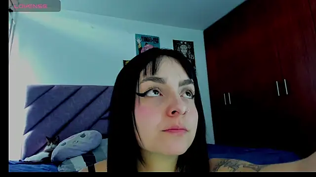 KARINNA  RAVEN online show from June 2026 07:02:01 PM
