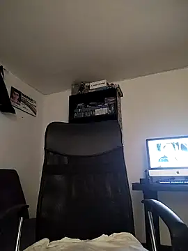 KARINNA  RAVEN online show from December 2025 10:05:01 PM