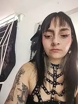 KARINNA  RAVEN online show from May 2026 06:03:01 PM