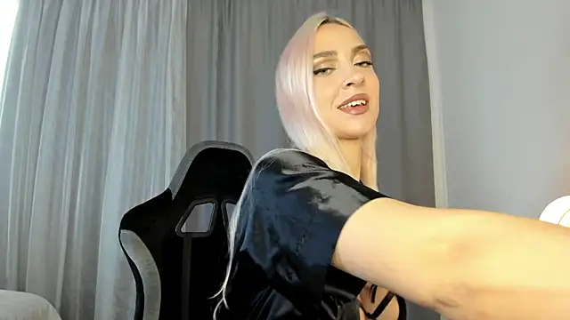 Snapshot of _Miss_Valentina_ chatting on September 2025 06:30:01 AM Miss Valentina online show from September 2025 06:30:01 AM