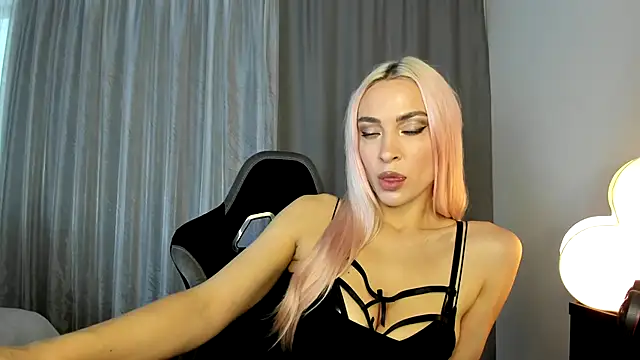 Snapshot of _Miss_Valentina_ chatting on November 2025 09:13:01 AM Miss Valentina online show from November 2025 09:13:01 AM