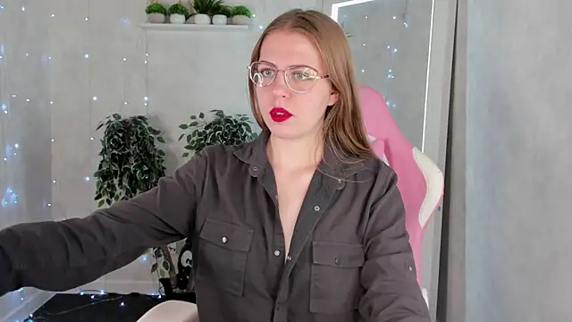 Snapshot of Joann_Shermann chatting on November 2025 01:06:01 AM Joann Shermann online show from November 2025 01:06:01 AM