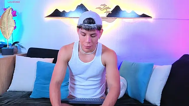 Almiboys online show from April 2026 11:11:01 PM