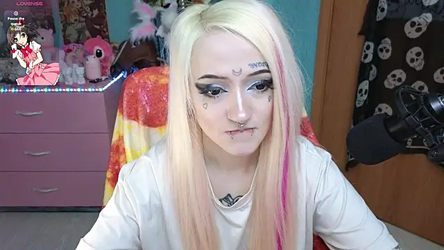 Manuela unicorn online show from March 2026 03:45:01 AM