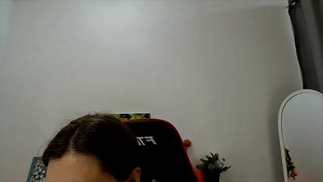 Snapshot of Lucky_Lana chatting on November 2025 02:48:01 AM Lucky Lana online show from November 2025 02:48:01 AM