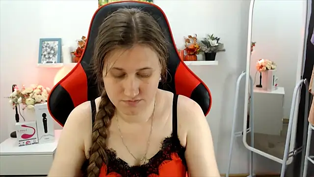 Snapshot of Lucky_Lana chatting on June 2026 03:23:01 AM Lucky Lana online show from June 2026 03:23:01 AM