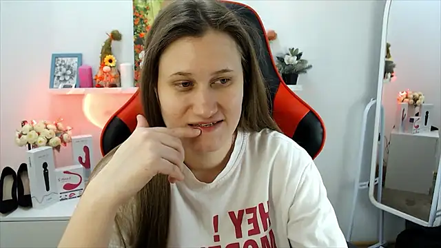 Snapshot of Lucky_Lana chatting on January 2026 03:32:02 AM Lucky Lana online show from January 2026 03:32:02 AM