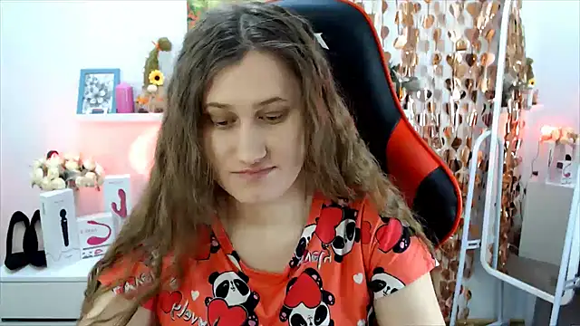 Snapshot of Lucky_Lana chatting on February 2026 04:02:01 AM Lucky Lana online show from February 2026 04:02:01 AM