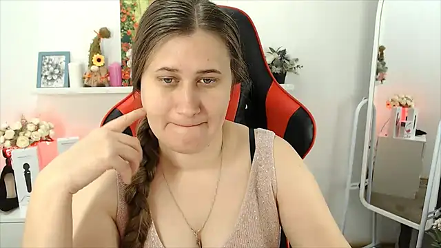 Snapshot of Lucky_Lana chatting on September 2025 02:39:01 AM Lucky Lana online show from September 2025 02:39:01 AM