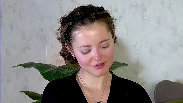 AshleyD  online show from December 2025 01:32:02 PM