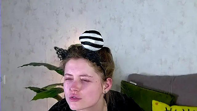 AshleyD  online show from October 2025 03:19:02 AM