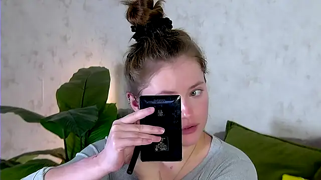 AshleyD  online show from October 2025 06:53:02 PM