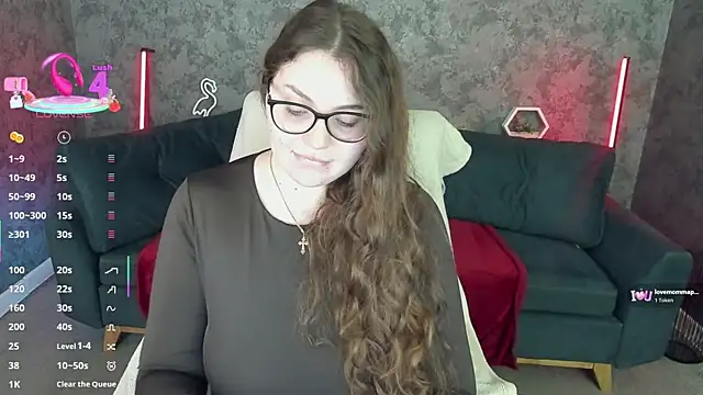LuxSopphia online show from April 2026 07:04:02 PM