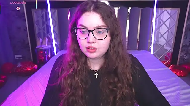 LuxSopphia online show from February 2026 08:07:01 PM