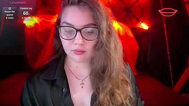 LuxSopphia online show from November 2025 08:34:02 PM