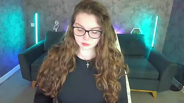 LuxSopphia online show from April 2026 07:06:02 PM