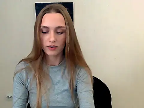 Snapshot of Doll_Angelina chatting on October 2025 06:04:01 AM Doll Angelina online show from October 2025 06:04:01 AM