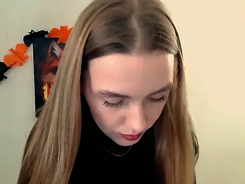 Snapshot of Doll_Angelina chatting on October 2025 07:06:02 AM Doll Angelina online show from October 2025 07:06:02 AM