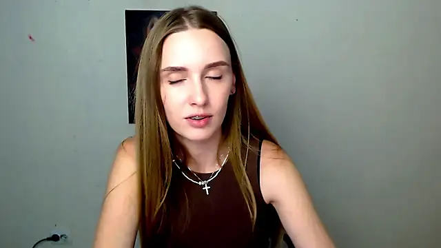Snapshot of Doll_Angelina chatting on July 2026 05:59:01 AM Doll Angelina online show from July 2026 05:59:01 AM