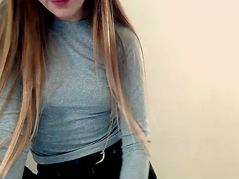 Snapshot of Doll_Angelina chatting on October 2025 06:01:01 AM Doll Angelina online show from October 2025 06:01:01 AM