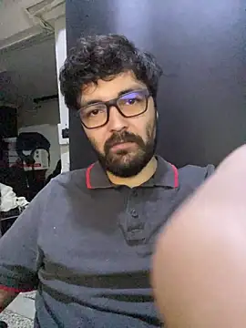 Snapshot of Freakydrag chatting on November 2025 04:17:01 AM Freakydrag online show from November 2025 04:17:01 AM