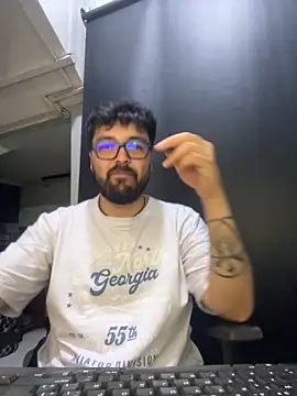 Snapshot of Freakydrag chatting on September 2025 02:07:02 AM Freakydrag online show from September 2025 02:07:02 AM