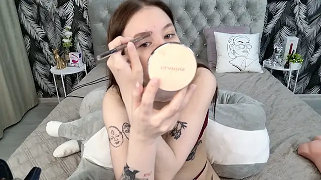 CarolineTenders online show from January 2026 01:20:01 AM