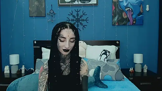Snapshot of Velvetbat chatting on April 2026 07:04:01 AM Velvetbat online show from April 2026 07:04:01 AM