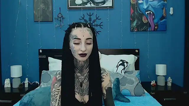 Snapshot of Velvetbat chatting on April 2026 07:11:01 AM Velvetbat online show from April 2026 07:11:01 AM