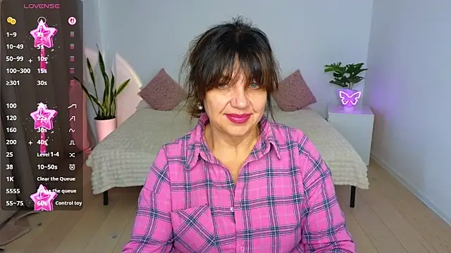 Snapshot of Nika_Light chatting on December 2025 12:26:01 PM Nika Light online show from December 2025 12:26:01 PM